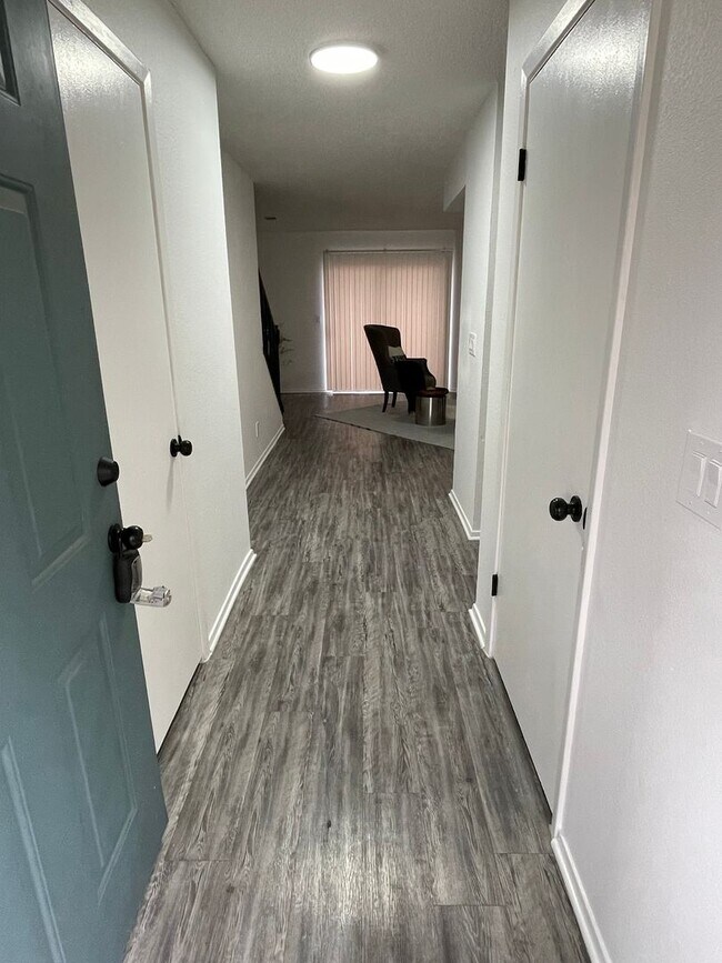 Building Photo - 3 BEDROOM CONDO BY UNT