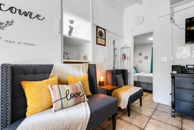 Building Photo - 2019 Fletcher St