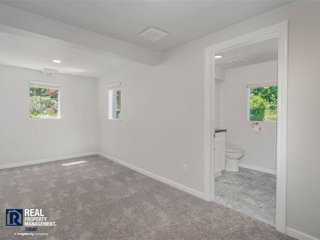 Building Photo - Rare Brown’s Point Beachfront Living – Stunning 3 Bed / 2 Bath Home!