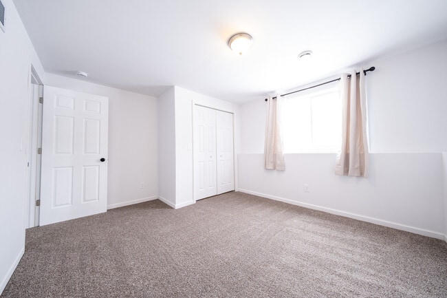 Building Photo - 634 McIntosh Ct