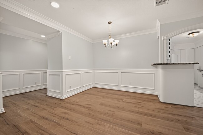 Building Photo - 1215 Mosher Ln