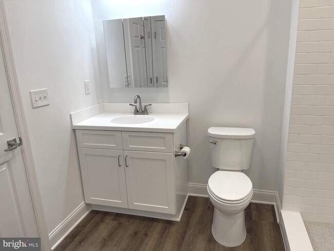 Building Photo - 26 S State St