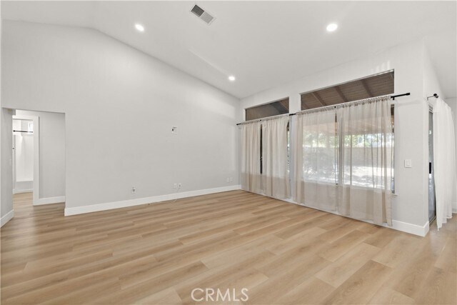 Building Photo - 1008 E Avenue J7