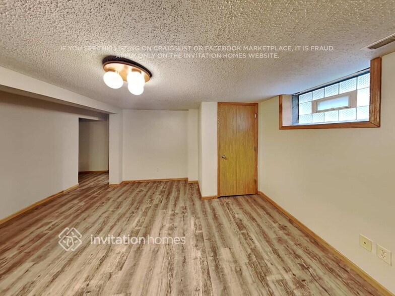 Building Photo - 4416 1st Ave S