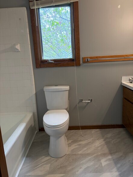 Building Photo - 4016 Pfeiffer Ct