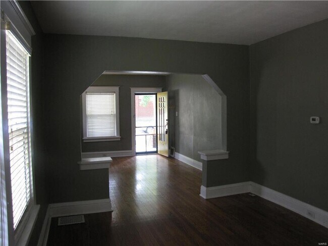 Building Photo - 1313 Claytonia Terrace