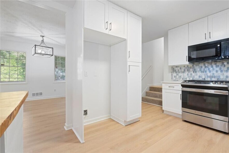 Building Photo - 920 Kings Ct