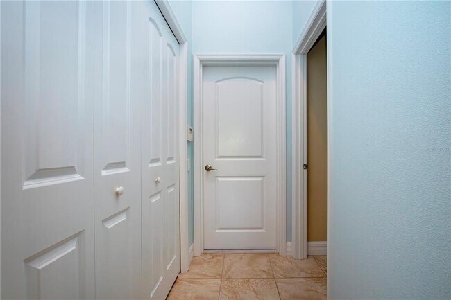 Building Photo - 4940 Tobermory Way