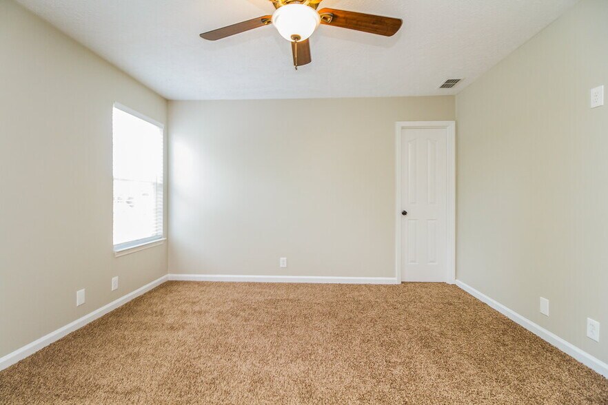 Building Photo - 1244 St Andrews Dr