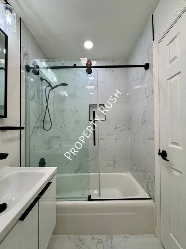 Building Photo - 7339 Brookside Dr