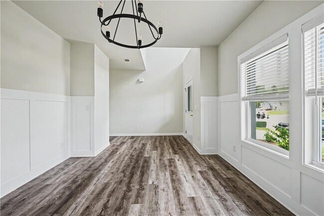 Building Photo - 290 Fox Crk Dr