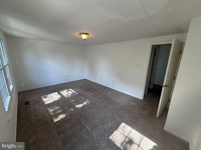Building Photo - 3349 Garrison Cir