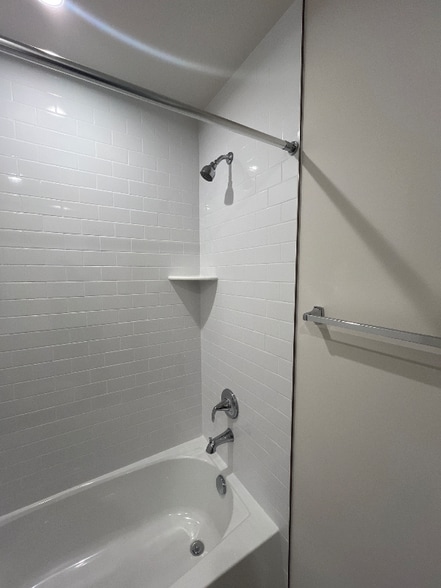 Building Photo - 3418 Chester Aly