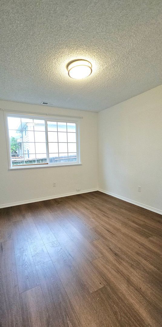 Building Photo - Beautiful 5- bedroom home near TCC