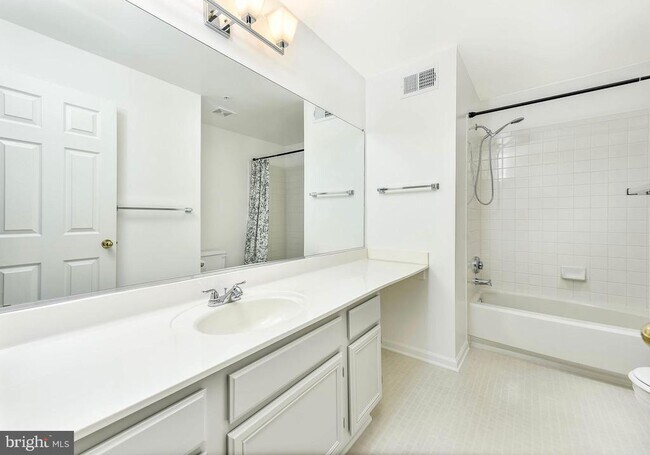 Building Photo - 46588 Drysdale Terrace