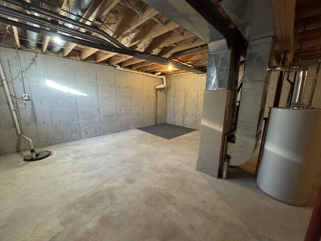 Building Photo - 1431 Adams St