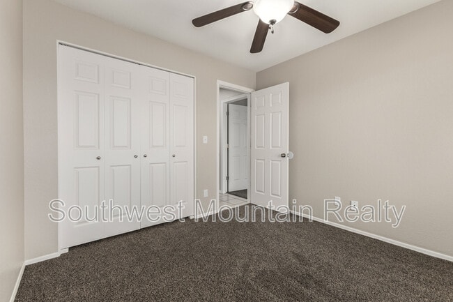 Building Photo - 5526 E Forge Ave