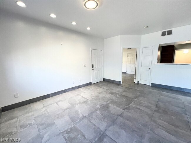 Building Photo - 6955 N Durango Dr