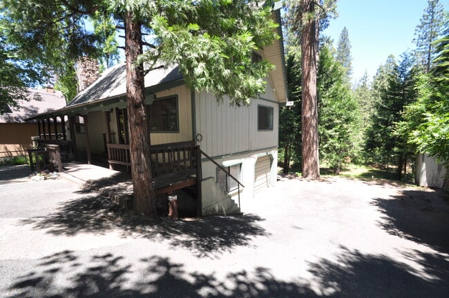 Building Photo - 23660 Ontario Dr