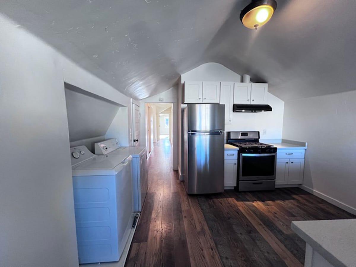 Building Photo - 722 30th St