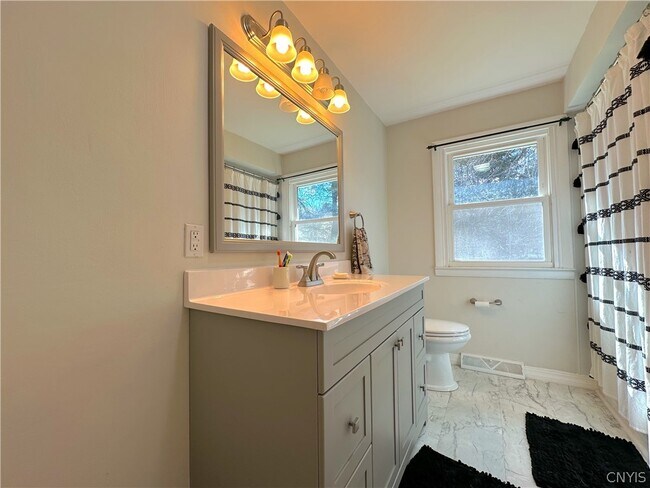 Building Photo - 4055 Bristol Rd