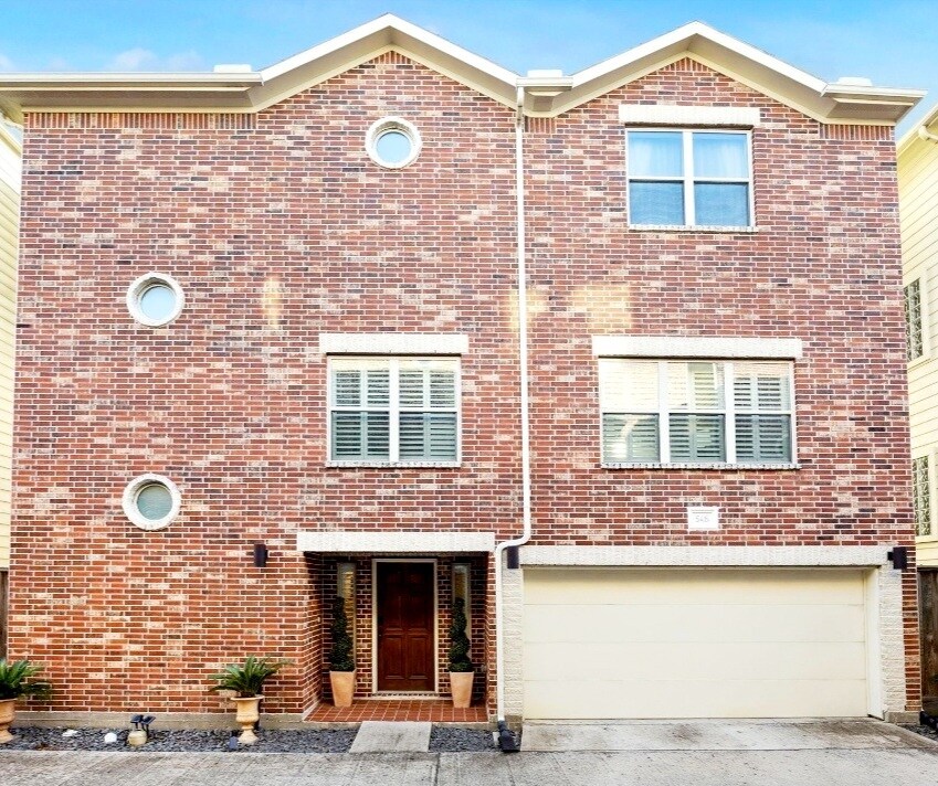 Building Photo - 548 Westcross St