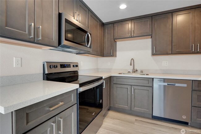 Building Photo - 3302 McKinley Ave