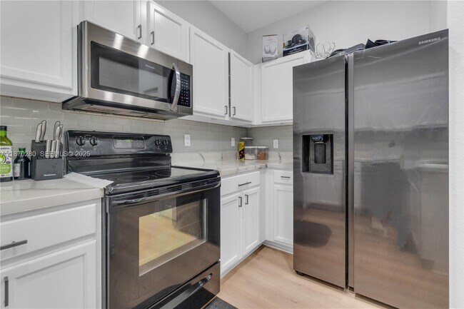 Building Photo - 3529 NW 29th Pl