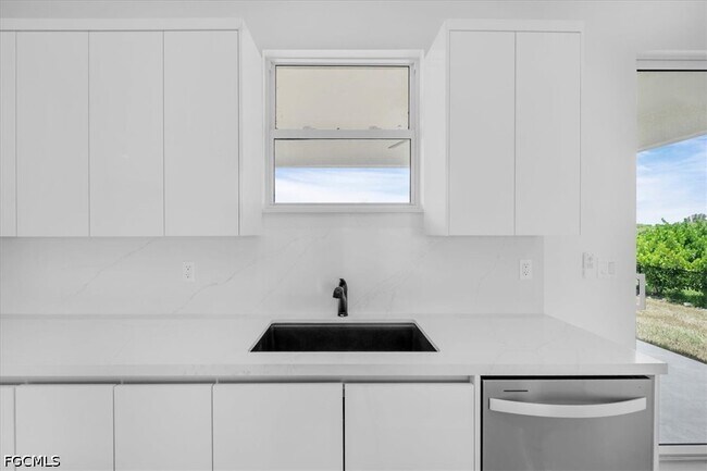 Building Photo - 3812 NW 38th St