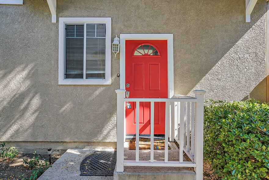 Building Photo - 686 Foothill Blvd