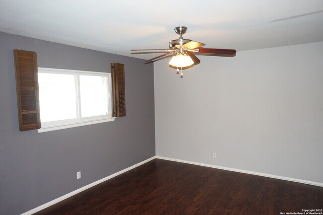 Building Photo - 6611 Woodford-
