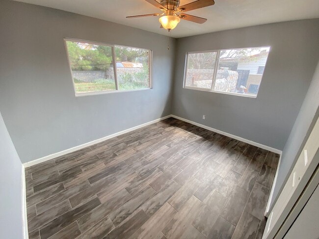 Building Photo - West El Paso 4 bed/2 Bath refrig A/C Home!