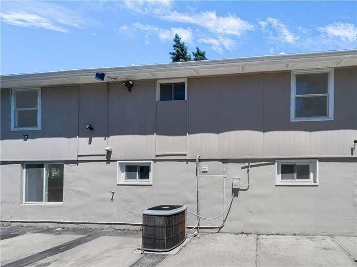 Building Photo - 2939 Jewett St