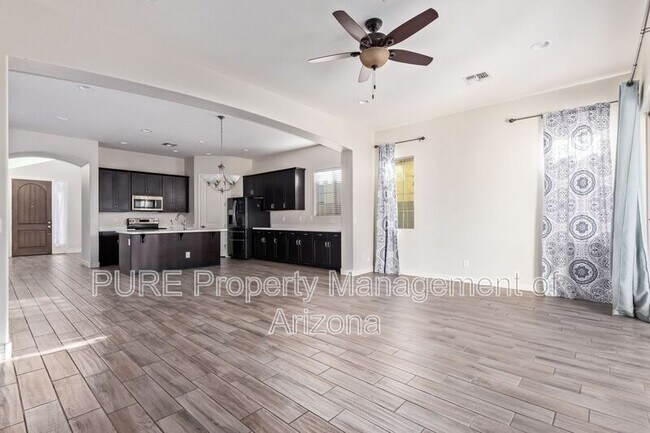 Building Photo - 2902 E Ebony Dr