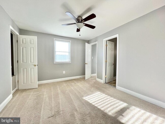 Building Photo - 6833 Standish Dr
