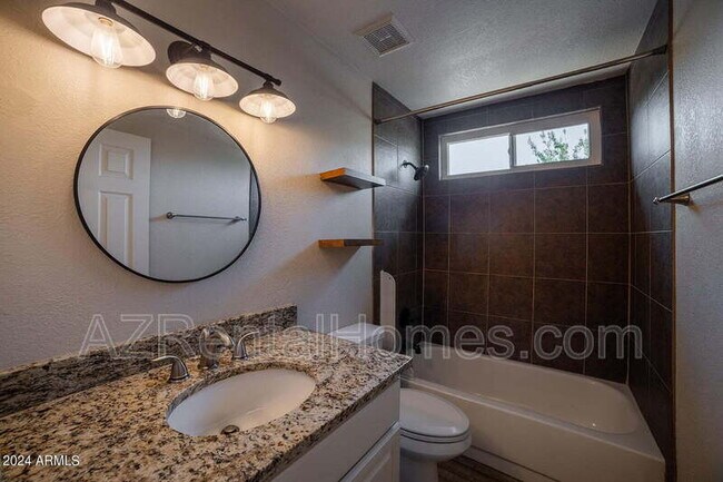 Building Photo - 16023 N 48th Pl