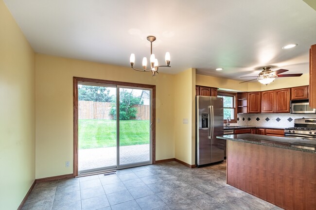 Building Photo - 310 Huntington Dr