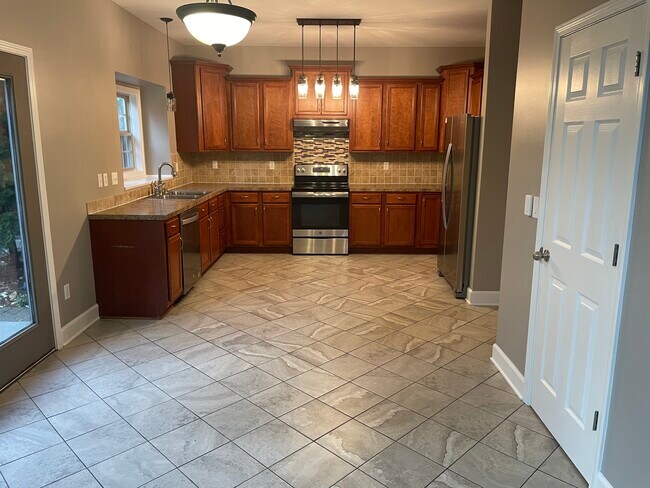 Building Photo - 940 Sunny Slope Trace