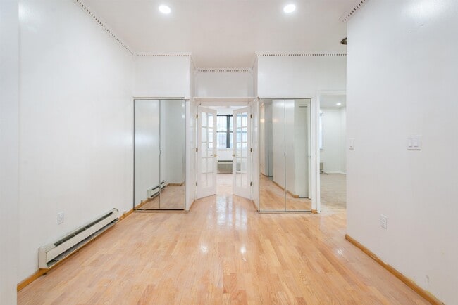 Building Photo - 111 Mulberry St