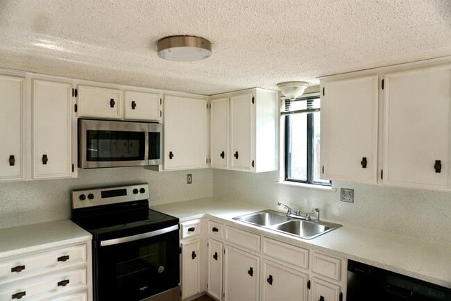 Building Photo - 8517 Fathom Cir