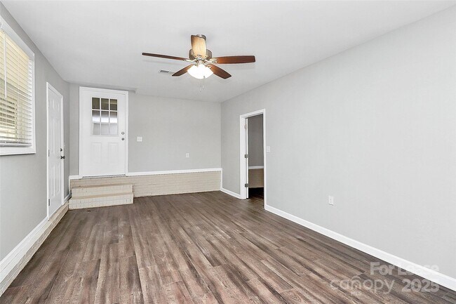 Building Photo - 1540 Nichole Ln