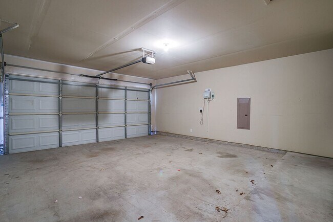 Building Photo - Beautiful Home in Gated Hidden Cove- Frisco 75036