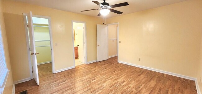 Building Photo - 5592 Cold Stream Dr