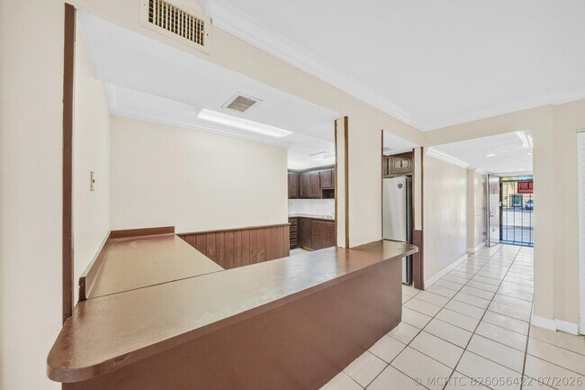 Building Photo - 221 NW 43rd Pl