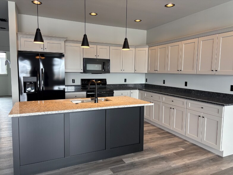 Building Photo - 205 Fletching Way