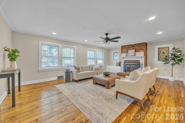 Building Photo - 462 Mock Mill Rd