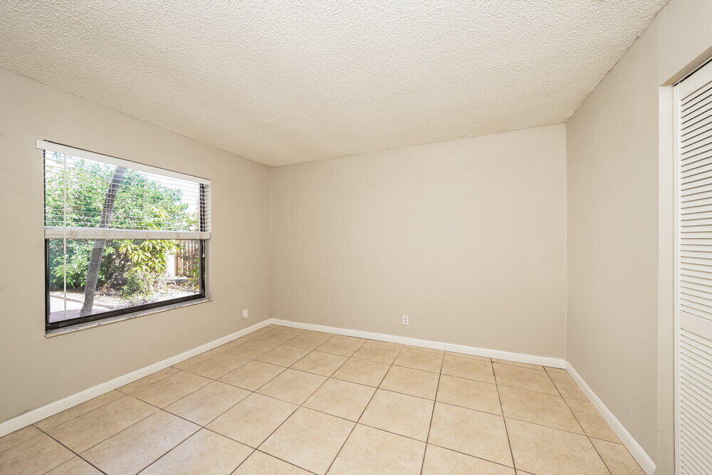 Building Photo - 80 Baytree Cir