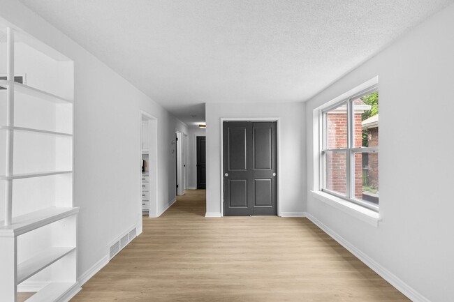 Building Photo - Cozy University City Brick Home with Basement & Off-Street Parking Near WashU & The Loop