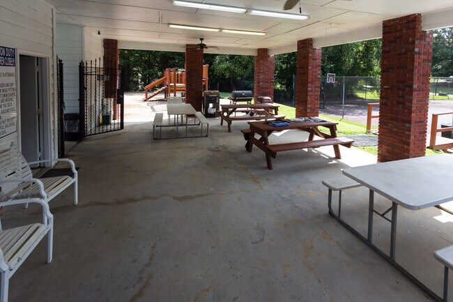 Building Photo - 5485 Forest Falls Dr