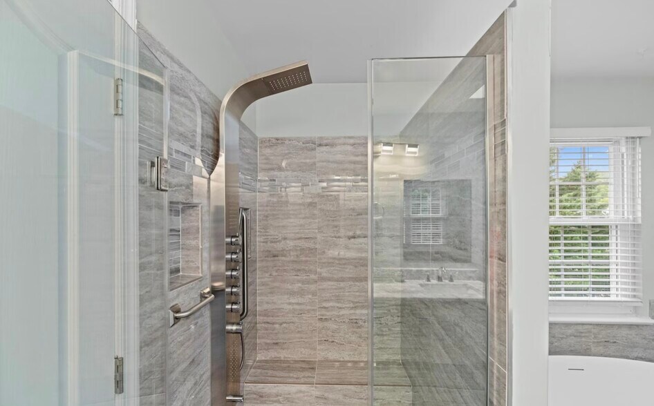 Building Photo - 5714 Silk Tree Dr